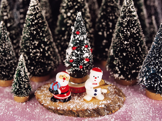 Small christmas tree snowmen santa #3 free wallpaper - medium preview image