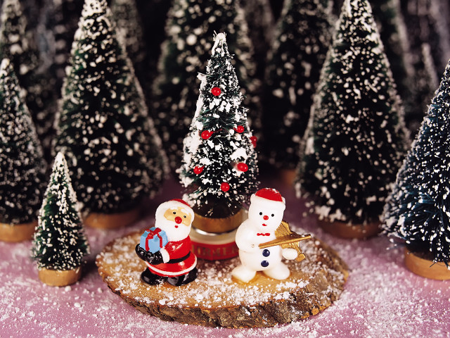 Small christmas tree snowmen santa #5 free wallpaper - medium preview image