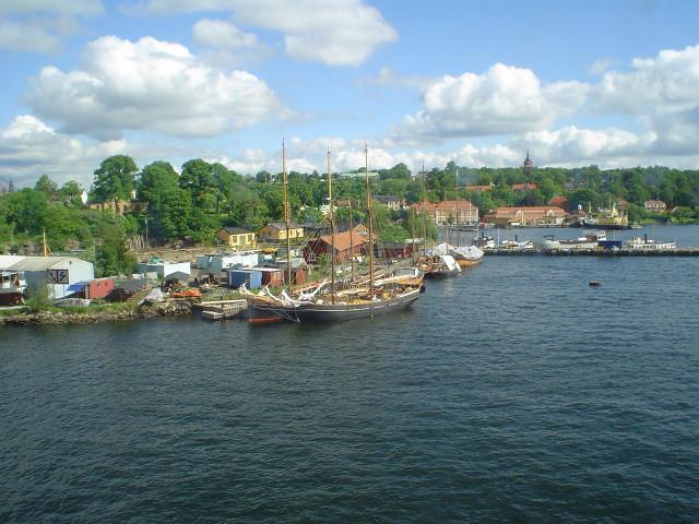 Boat docked harbor water buildings #2 free wallpaper - medium preview image