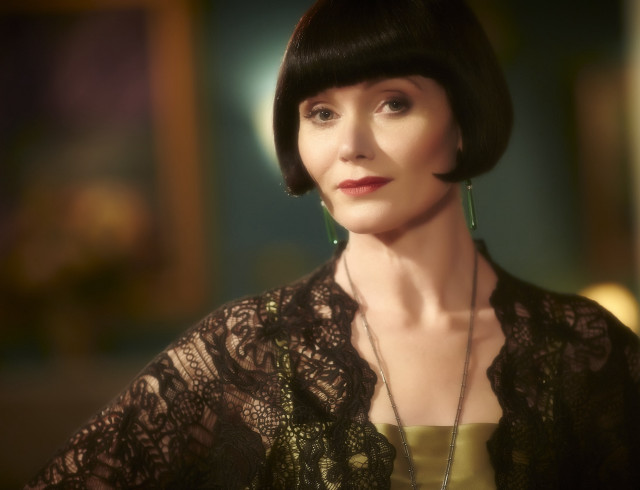 Woman green dress black lace free wallpaper - medium preview image