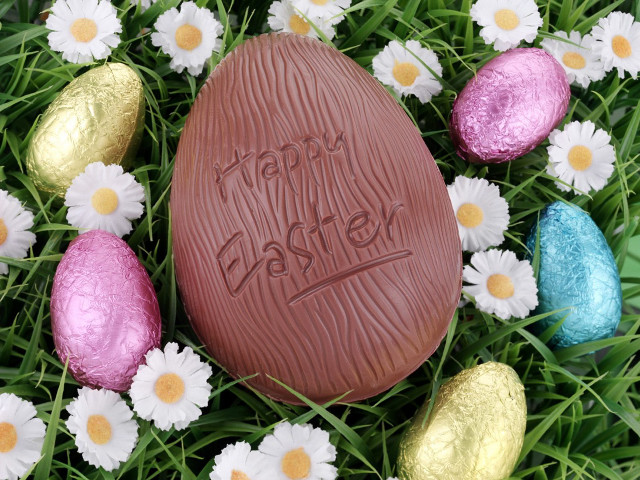 Chocolate easter egg happy message #2 free wallpaper - medium preview image