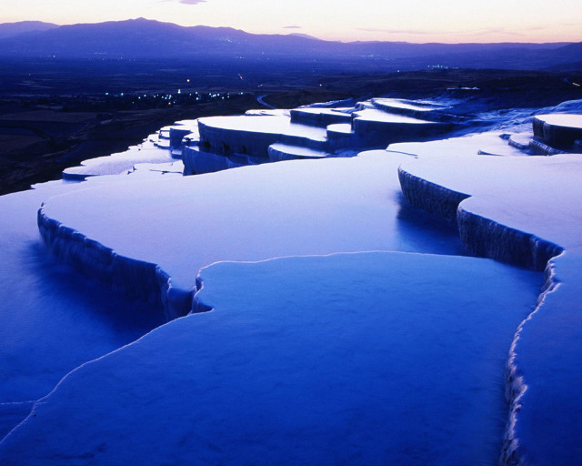Large body water snow covered free wallpaper - medium preview image