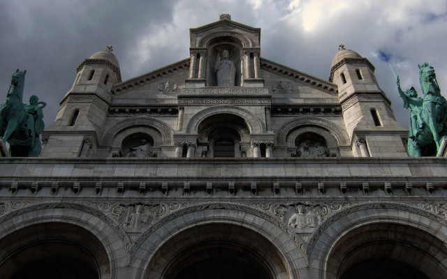Large building statues cloudy sky #3 free wallpaper - medium preview image