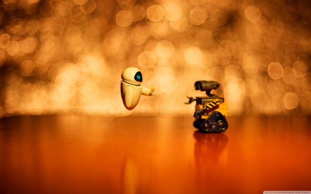 Small toy camera toy figure free wallpaper - medium preview image