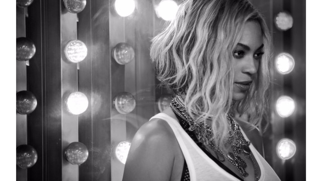 Blonde woman mirror lights necklace free wallpaper - medium preview image