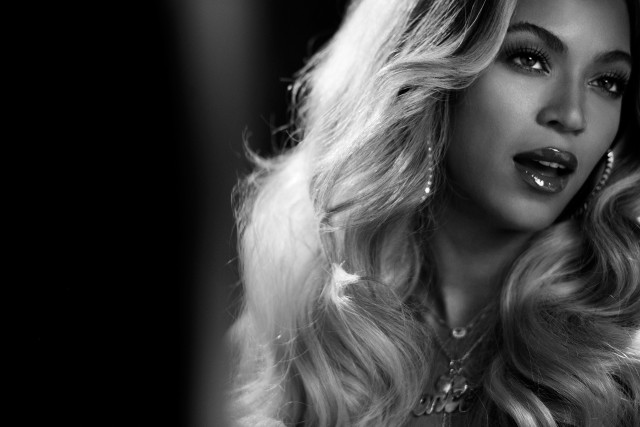 Woman blonde hair necklace black free wallpaper - medium preview image