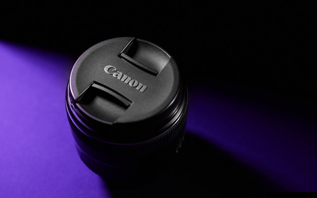 Camera lens cap purple light free wallpaper - medium preview image