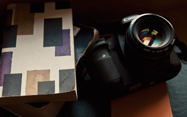 Camera box table book lens free wallpaper - medium preview image