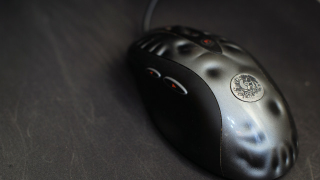Computer mouse raytraced dof neogeo free wallpaper - medium preview image