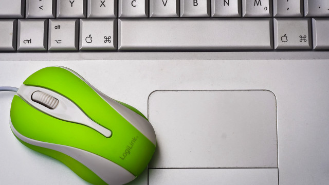 Green mouse white keyboard laptop free wallpaper - medium preview image