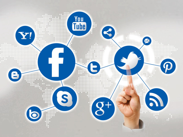 Hand pressing button social network free wallpaper - medium preview image