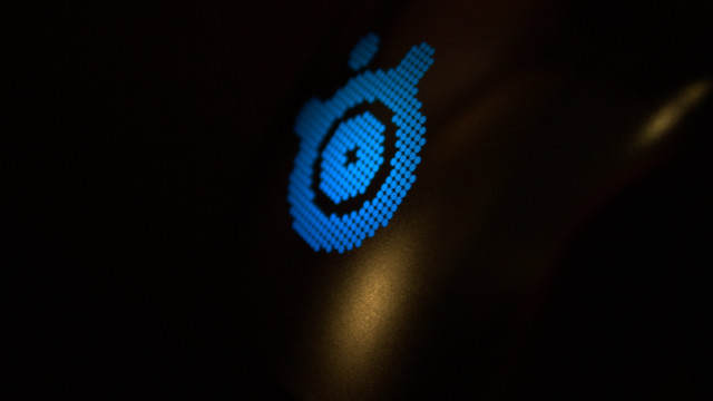 Blue pixellated smiley cobra macro free wallpaper - medium preview image