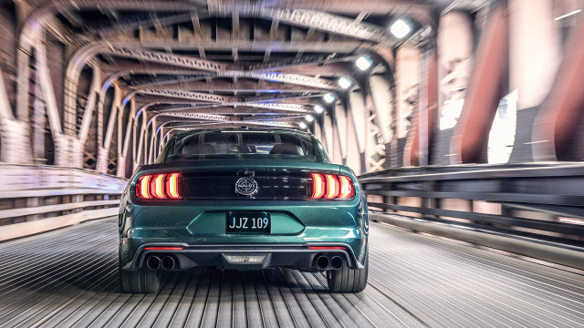 Green car bridge license plate free wallpaper - medium preview image