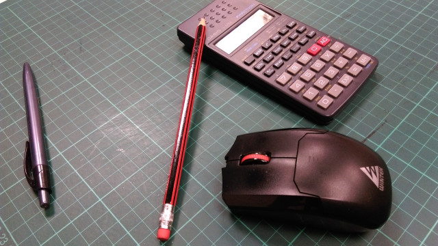 Mouse calculator pen pencil tabletop free wallpaper - medium preview image