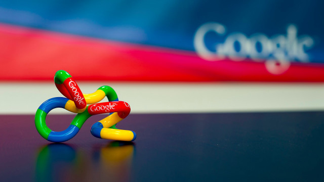 Toy scissors table google logo free wallpaper - medium preview image