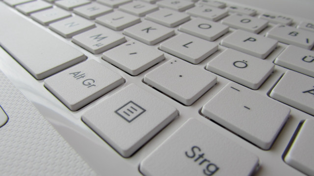 Keyboard closeup white background black free wallpaper - medium preview image