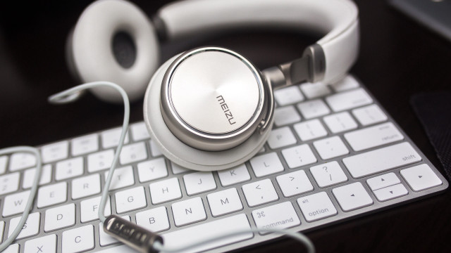Headphones keyboard mouse desk monochrome free wallpaper - medium preview image