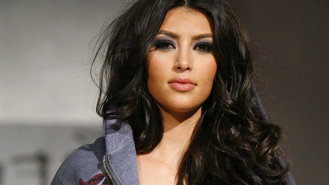 Woman blue jacket runway black free wallpaper - medium preview image