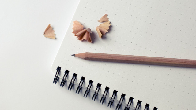 Pencil holder notebook top image free wallpaper - medium preview image