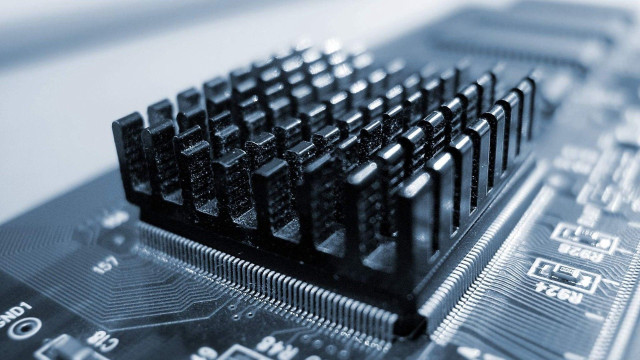 Close up keyboard black white free wallpaper - medium preview image