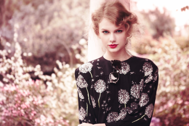 Woman flowered dress red lipstick free wallpaper - medium preview image