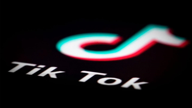 Tik tok logo phone screen free wallpaper - medium preview image