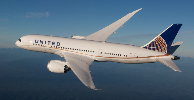 United airlines airplane flying sky free wallpaper - medium preview image
