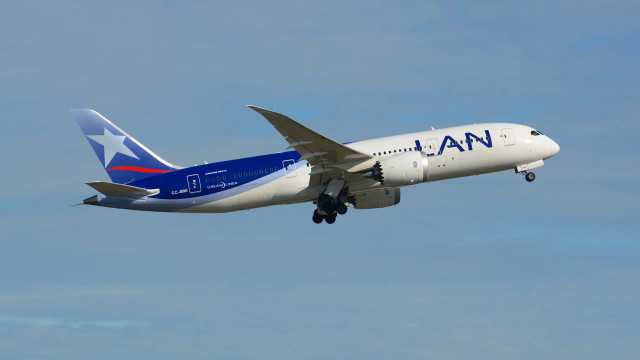 Jetliner flying blue sky clouds #8 free wallpaper - medium preview image