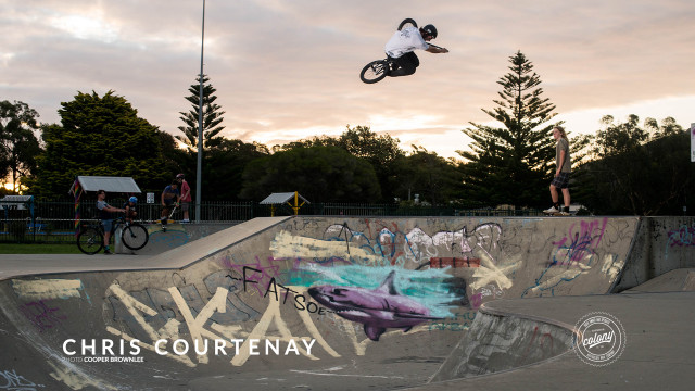Man flying skateboard skate park free wallpaper - medium preview image