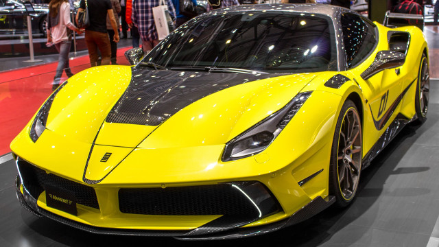 Yellow sports car show people #4 free wallpaper - medium preview image