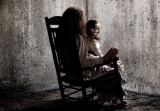 Woman chair doll lap creepy - a creepy face free wallpaper