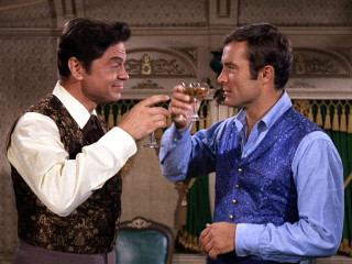 Men toasting wine glasses green - two man free wallpaper