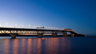 Bridge lights night boat city - the water free wallpaper