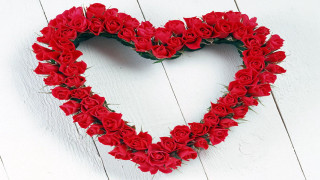 Heart shaped red roses white - araceli gilbert free wallpaper