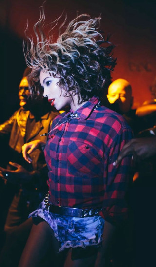 Woman futuristic fire embers plaid - david lachapelle free wallpaper
