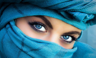 Woman blue eyes blue scarf 2 - perfect eye free wallpaper