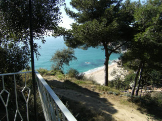 Beach balcony hill ocean view - cagnaccio di san pietro free wallpaper