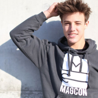 Young man hoodie wind blackandwhite - young free wallpaper