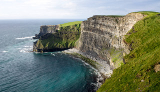 Cliff grassy ocean green side - a cliff free wallpaper