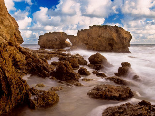 Rocky beach cloudy sky water 4 - derold page free wallpaper