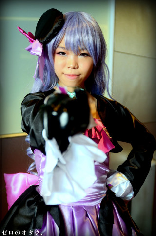 Young girl costume gun smiling - young free wallpaper