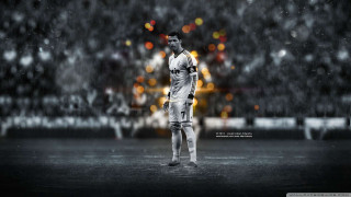Soccer player rain field ball - heroic free wallpaper