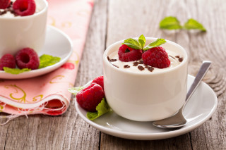 Cup chocolate pudding raspberries plate - a napkin free wallpaper