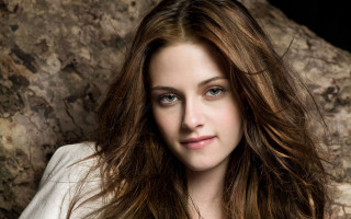 Woman longhair rockwall portrait photorealistic - the wind free wallpaper