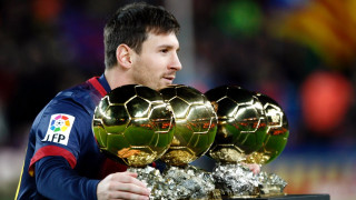 Man holding three soccer balls - carles delclaux i free wallpaper for desktop
