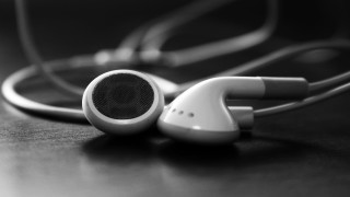 Headphones earphone tabletop ella guru - ella guru free wallpaper