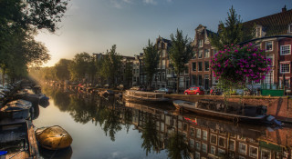 River boats houses cars parked - a few car free wallpaper