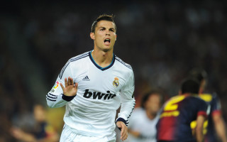 Man white uniform running open - calm free wallpaper