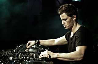 Dj man mixing music portrait - hard free wallpaper
