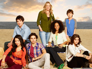 Beach group sunset ocean people - top of a beach next free wallpaper
